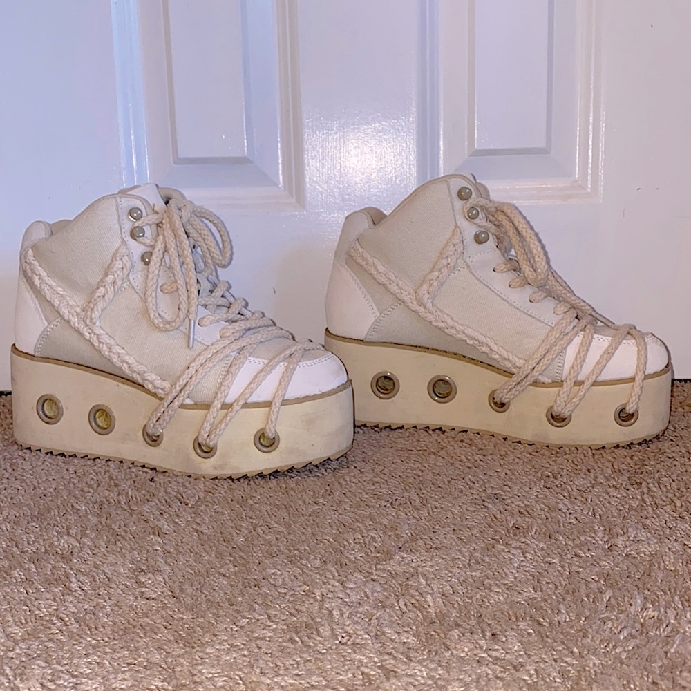 YRU platform shoes-style: QOZMO SHEIDLINA-size: 7